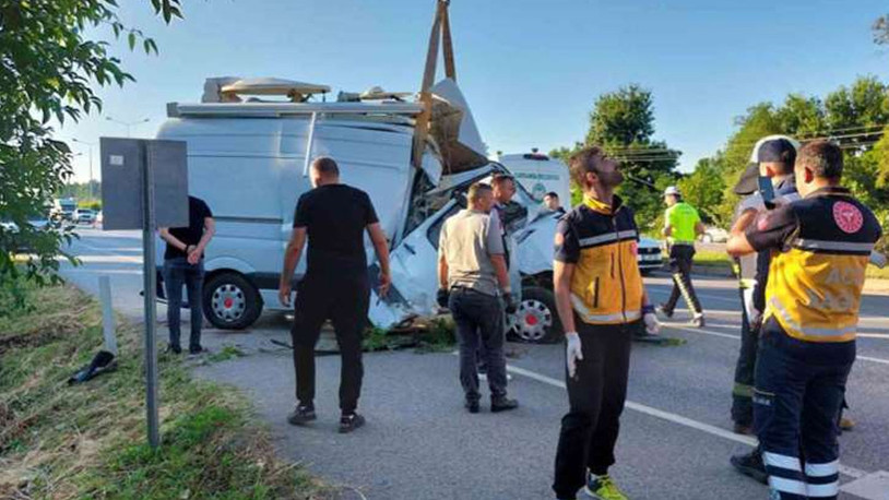 Canlı yayın aracı kaza yaptı: 2 ölü