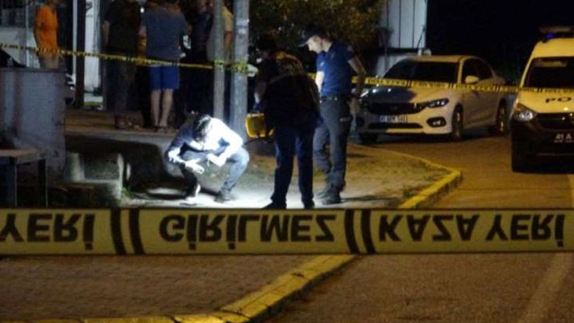 Kocaeli'de kadın cinayeti: Cadde ortasında bir kadını öldürüp, parkta intihar etti