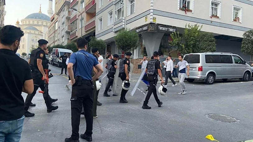 Güngören'de kahvehaneye silahlı saldırı: Ölü ve yaralılar var