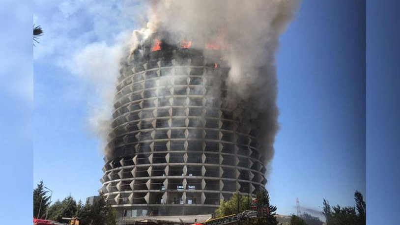 Gaziantep’te atıl haldeki 17 katlı otelde yangın çıktı