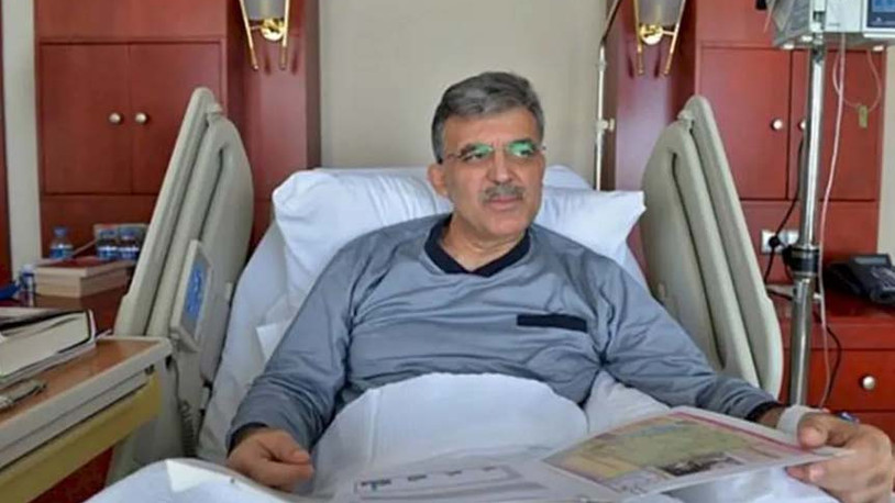 Abdullah Gül, yorumları kapatarak sosyal medyadan 30 Ağustos'u kutladı