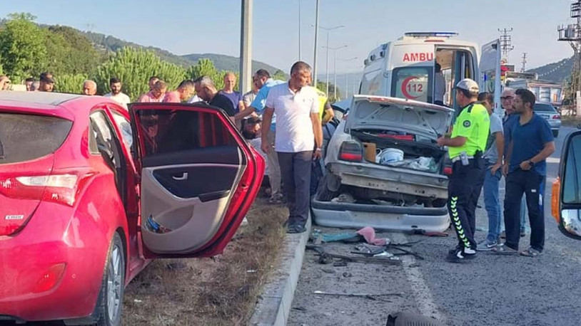 Samsun'da kavşakta kaza: 1 ölü, 7 yaralı