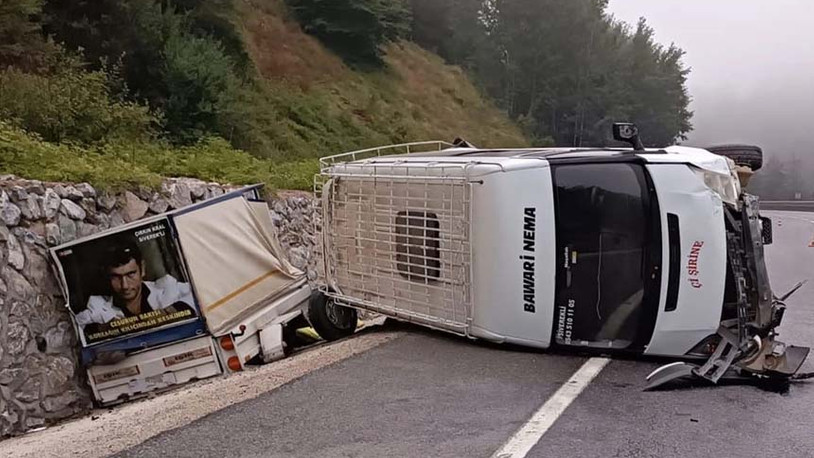 Mevsimlik tarım işçilerini taşıyan minibüs kaza yaptı: 4'ü çocuk 10 yaralı