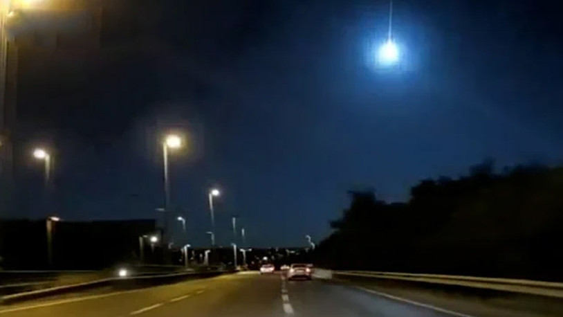 İstanbul'a meteor mu düştü? Canlı yayın görüntüsü ortaya çıktı