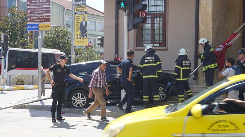 Edirne'de kaza: 2 kişi yaralandı