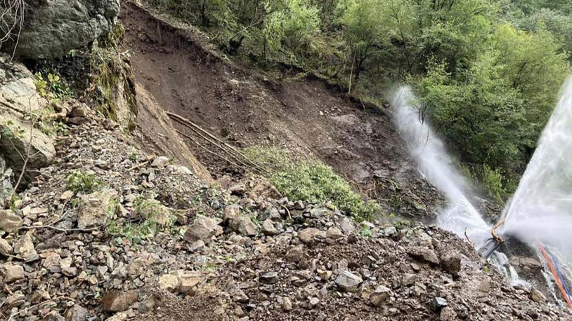 Artvin'de heyelan: 16 köy ve mahalleye ulaşım sağlanamıyor