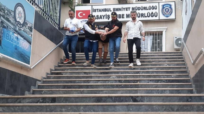 Kadıköy'de kadın cinayeti: Dördüncü kattan aşağı itti
