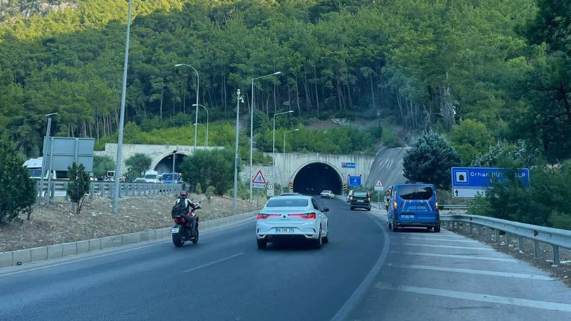 Antalya'da 14 araç tünelde zincirleme kaza yaptı