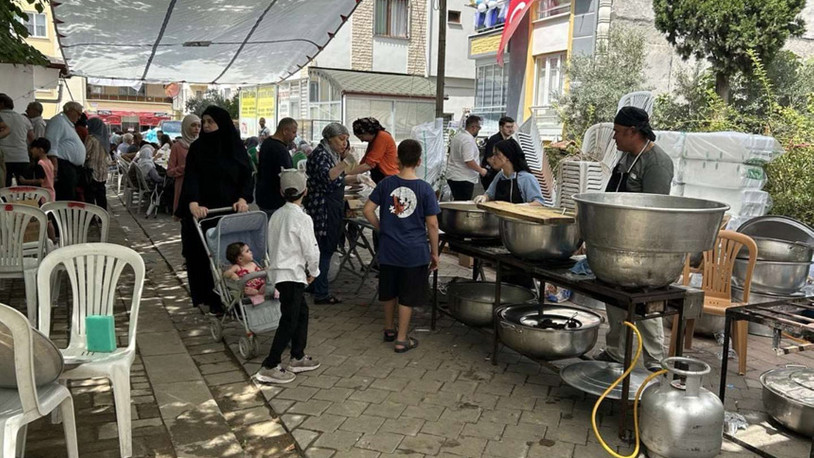 Ücretsiz yemek için 'Mevlüt Bulma' grubu kurdular