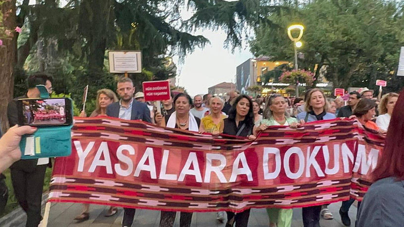 Trabzon, Anayasa değişikliğine karşı yürüdü