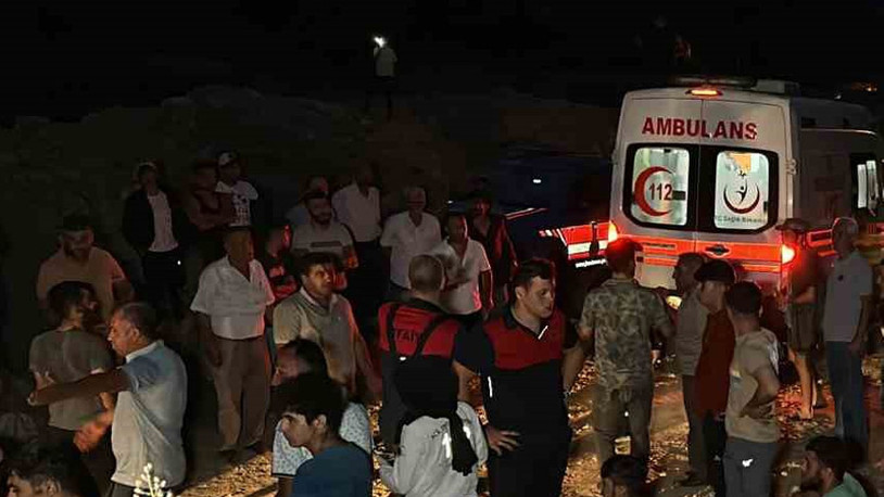 Düzce'de fındık işçilerini taşıyan traktör şarampole yuvarlandı: 13 yaralı