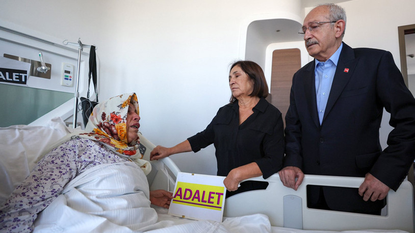 CHP lideri Kılıçdaroğlu'ndan tedavi gören Emine Şenyaşar'a ziyaret