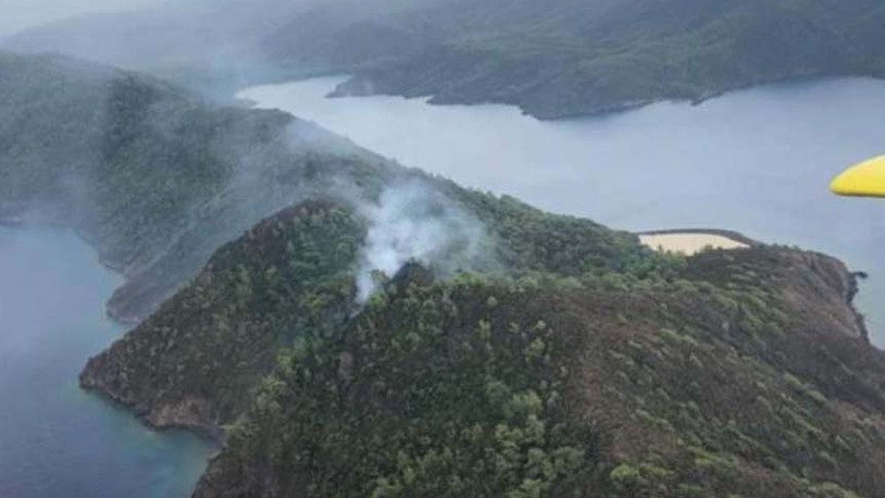 Marmaris'te ormanlık alana yıldırım düşmesi sonucu yangın çıktı