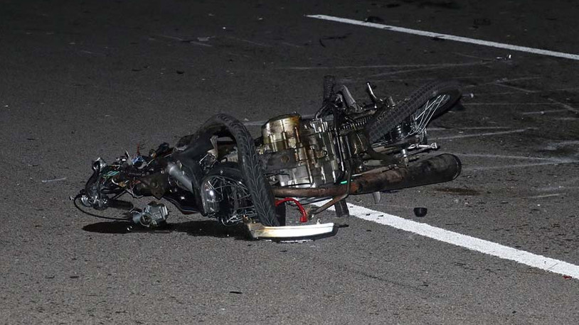 Trafiğe kapalı yolda kaza: 2 motosiklet kafa kafaya çarpıştı