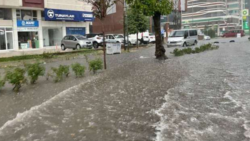 Samsun'da yollar göle döndü