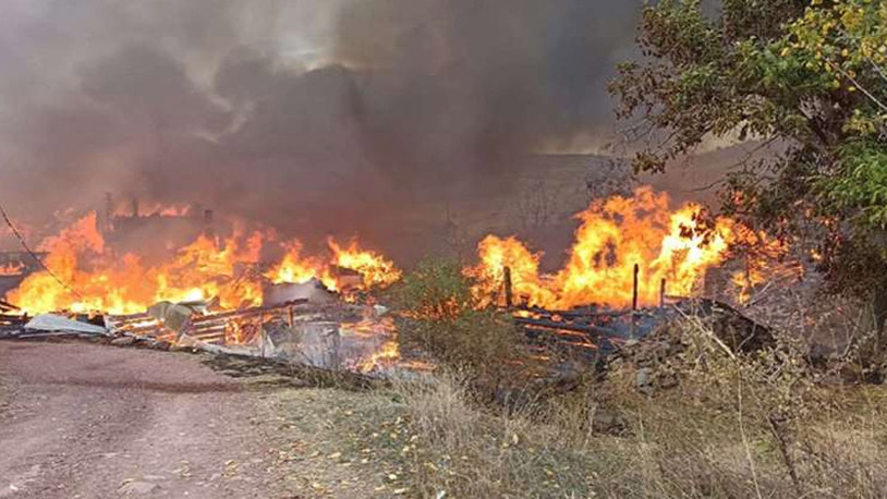 Kastamonu'da bir köyde büyük yangın: 40 ev yandı