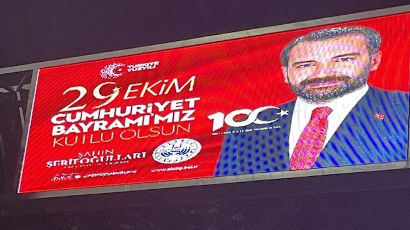 Cumhuriyet afişlerinde Atatürk'e yer vermediler