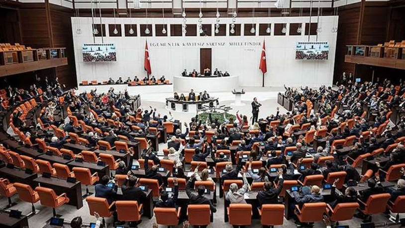 AKP ve MHP 'kamuda birden fazla maaş alan bürokratların araştırılması' önerisini reddetti