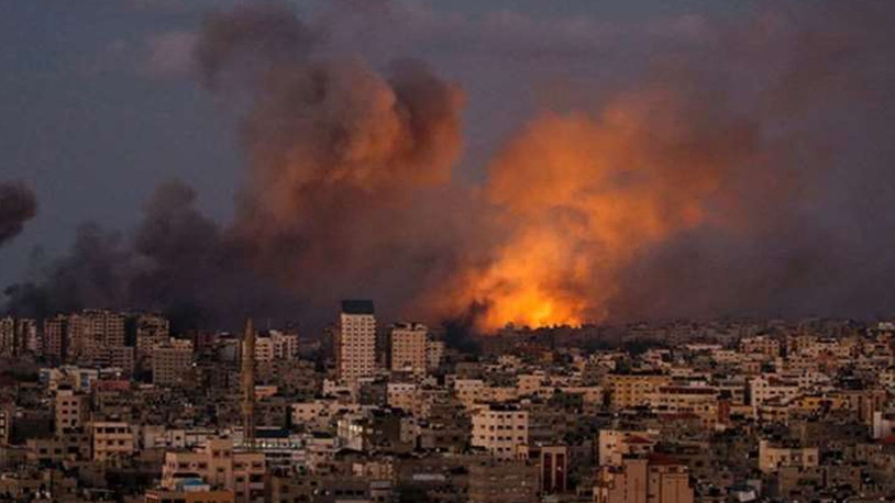 İsrail Gazze'de sivil yerleşim yerlerini hedef aldı