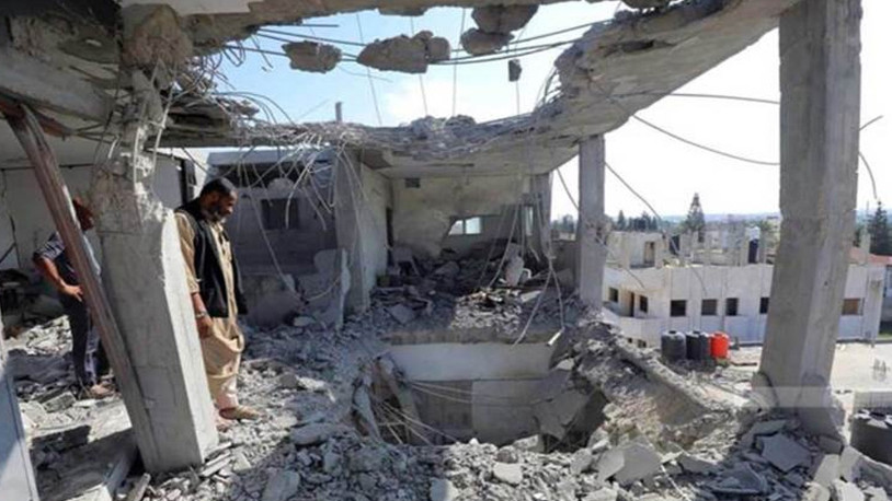 İsrail, Gazze'nin merkezindeki mahalleyi vurdu