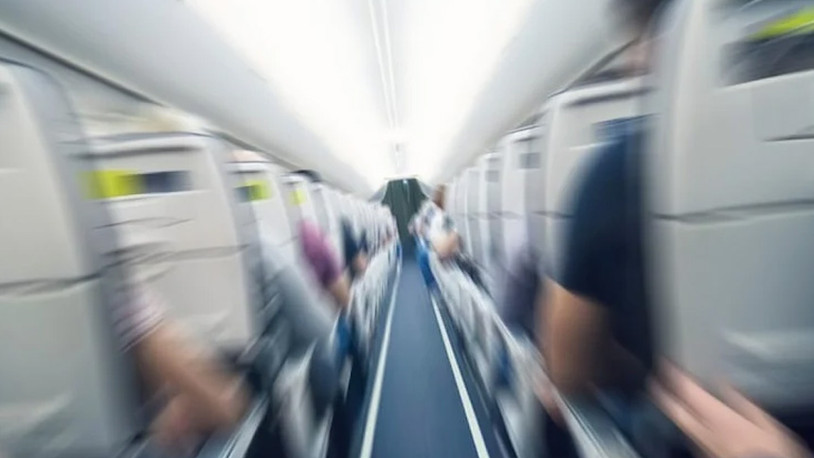 Antalya-Moskova uçağında kadın yolcu tacizden gözaltına alındı