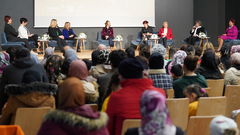 Beylikdüzü'ndeki kadınlar Dünya Kadın Hakları Günü'nde bir araya geldi