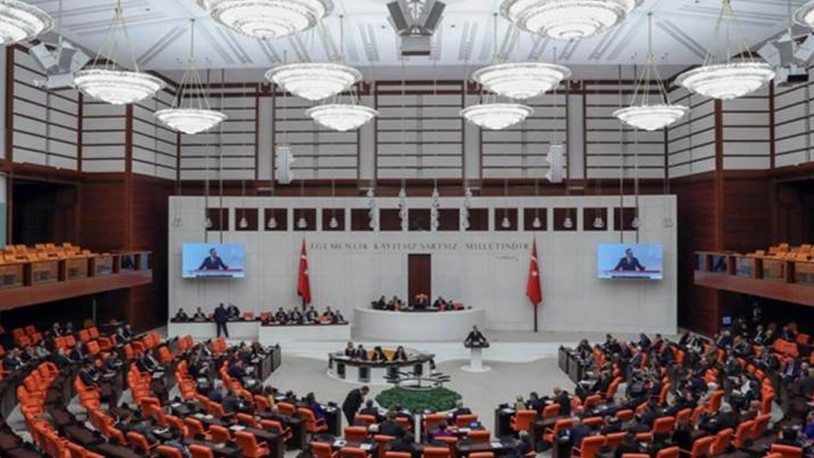 Meclis'te gerginlik: Özlem Zengin, AKP grubunu dışarı davet etti