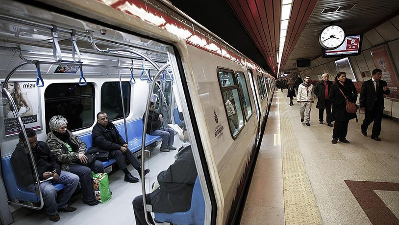İstanbul'da metro seferlerine yılbaşı düzenlemesi