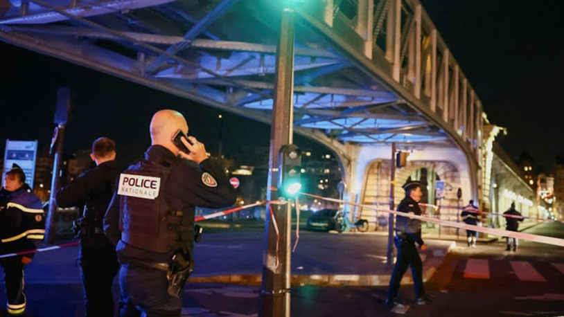 Paris'te bıçaklı saldırı dehşeti: Ölü ve yaralılar var
