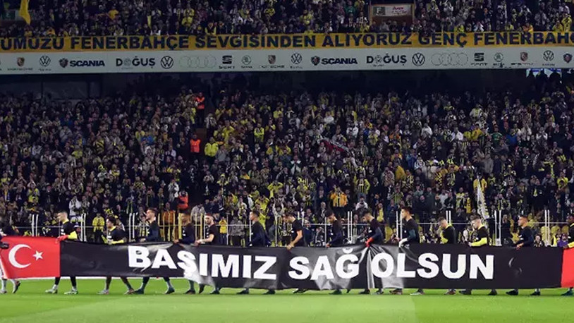 Fenerbahçe - Galatasaray derbisinde taraftarlar tek yürek: Şehitler ölmez, vatan bölünmez!