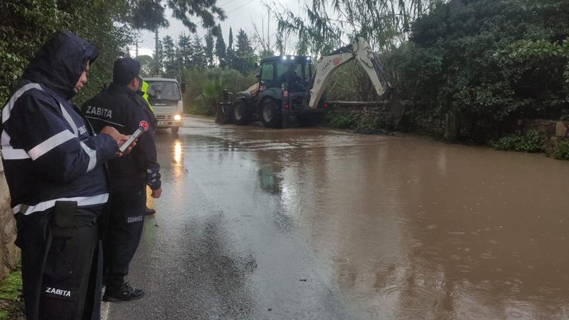 Bodrum’da belediye ekipleri yağmur mesaisinde