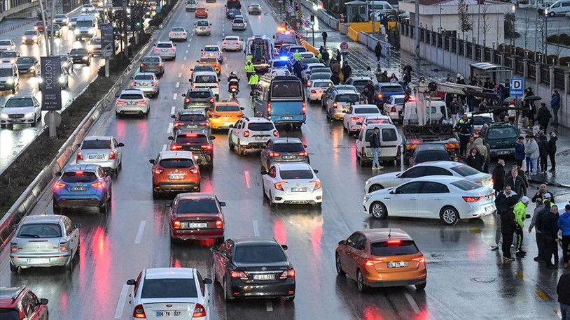 Ankara'da 26 araç trafik kazasına karıştı: Yaralılar var