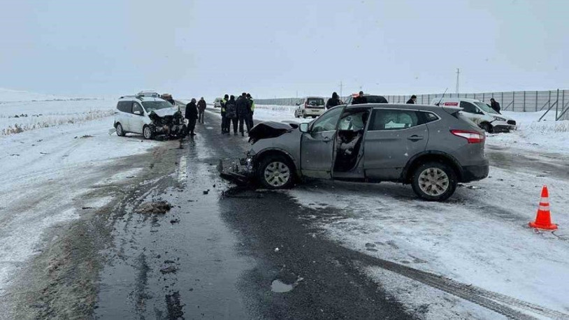 Kars’ta feci kaza: 1’i ağır 9 yaralı