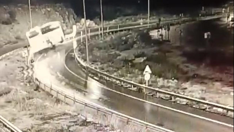 Mersin'deki kazada otobüs şoförü hız sınırını 3 kat aşmış