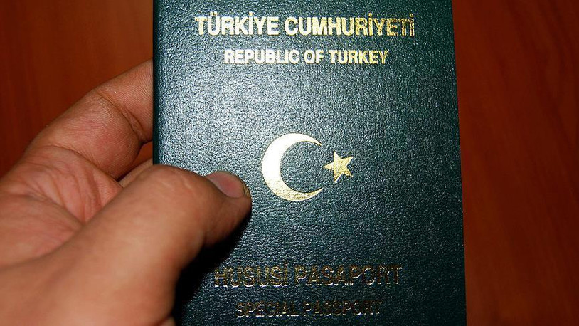 Gazetecilere yeşil pasaport Meclis'te