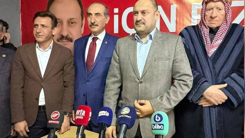 AK Partili belediye başkanı YRP'den aday oldu