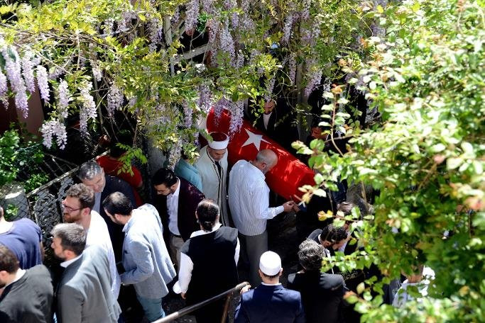 'Keşke yunan galip gelseydi' diyen Mısıroğlu'na Türk bayraklı tören - Resim : 1