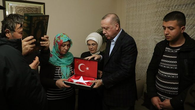 Erdoğan’dan şehit evine taziye ziyareti! - Resim : 1