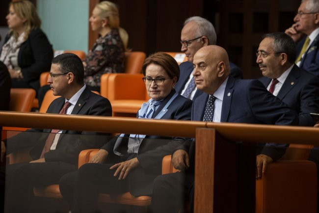 15 Temmuz oturumunda dikkat çeken görüntüler! - Resim : 1