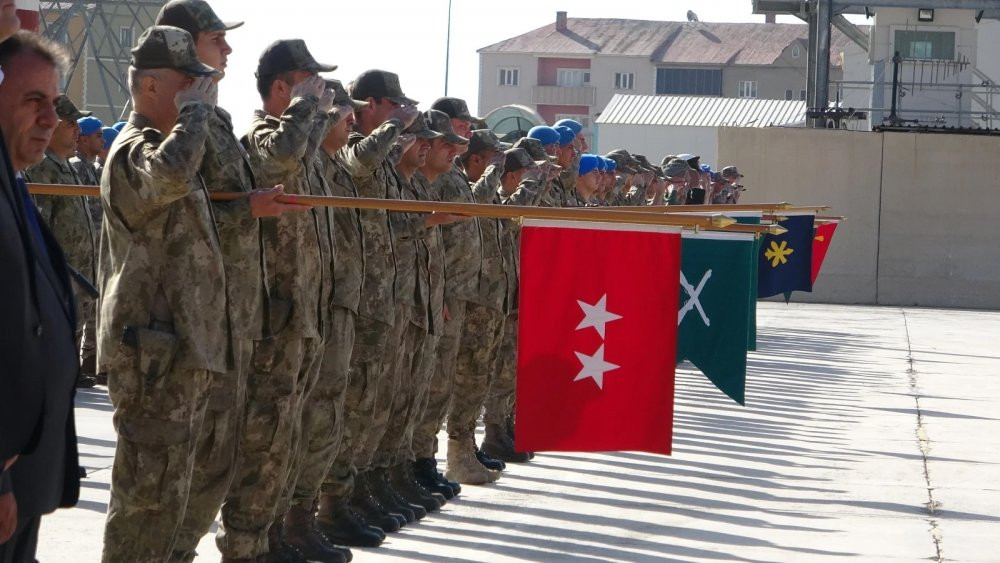 Pençe-Yıldırım şehidi Piyade Uzman Çavuş Remzi Nişan memleketine uğurlandı - Resim : 1