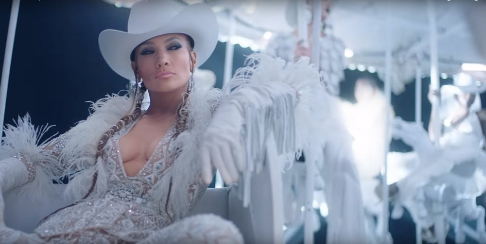 Jennifer Lopez yeni klibiyle yürek hoplattı - Resim : 1