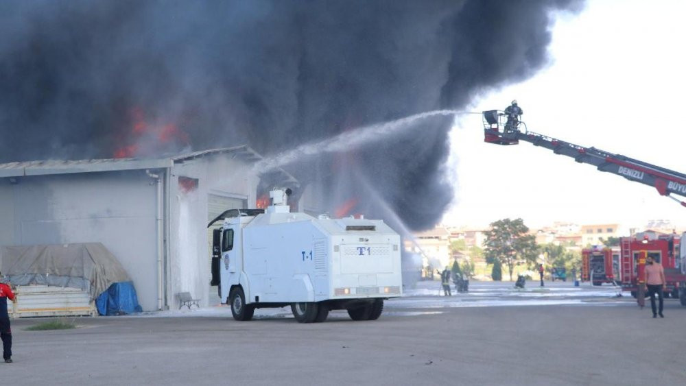 Denizli Emniyet Müdürlüğü’nde yangın çıktı - Resim : 2