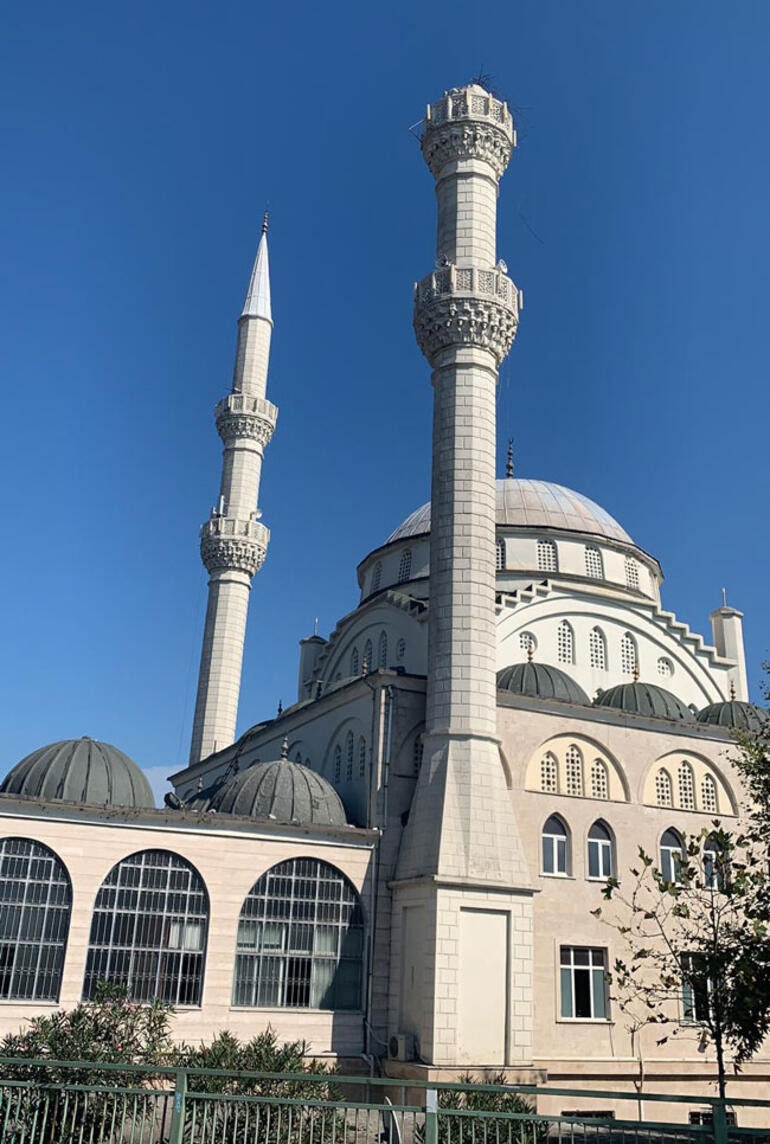 İstanbul Avcılar'da caminin minaresi yıkıldı! - Resim : 1