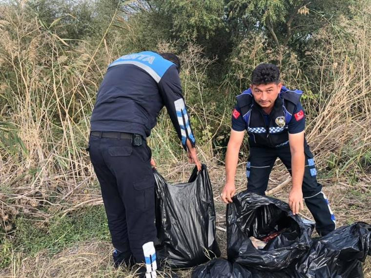 Eşek keserken yakalandılar - Resim : 1