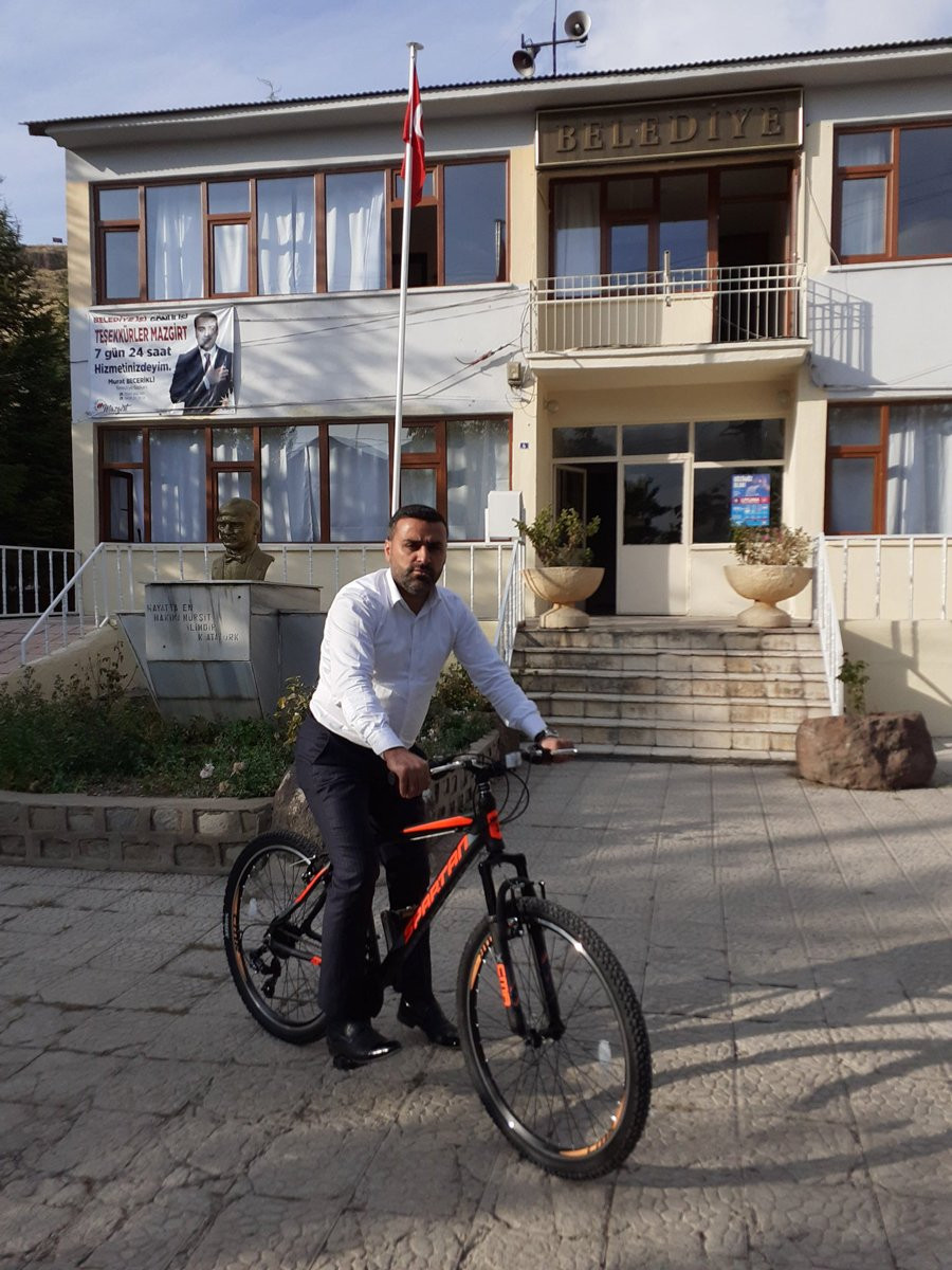 AKP’li başkan bisikleti makam aracı yaptı - Resim : 1