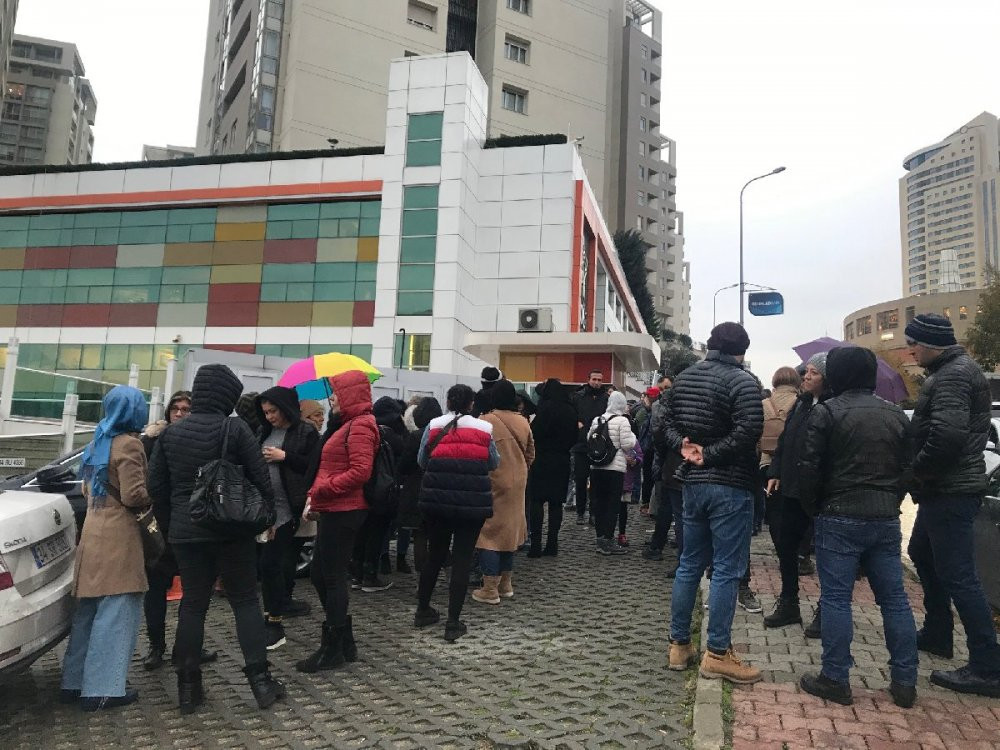 Veliler yağmur altında Doğa Koleji’ni protesto etti! - Resim : 1