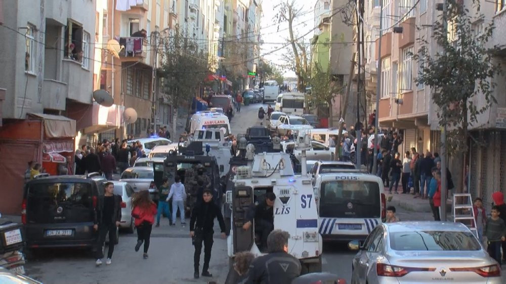 İstanbul’da hareketli dakikalar: Annesini vurdu, kaçtı - Resim : 1