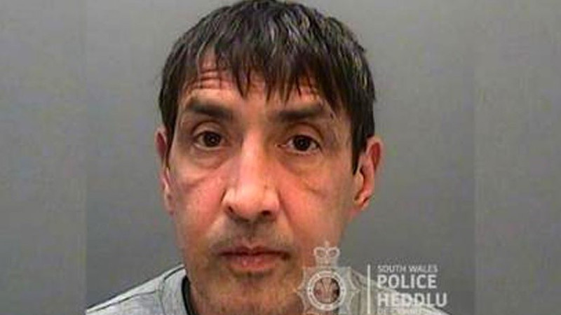 'Koronavirüslüyüm' diyerek polise tüküren kişi hapis cezası aldı - Resim : 1