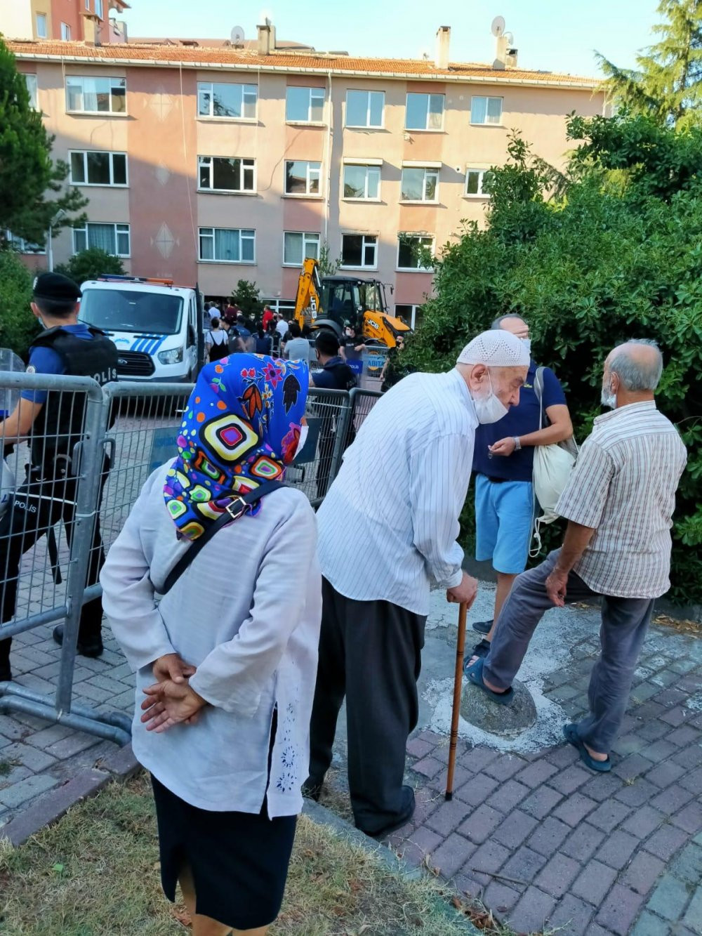 AKP'li Üsküdar Belediyesi insanların evlerini başına yıktı - Resim : 2