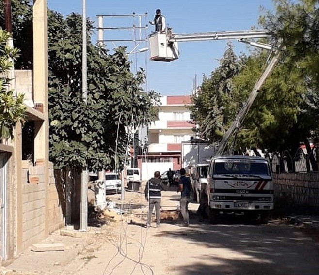 Nusaybin'de kaçak elektriği önleyen panoları kırıp yaktılar - Resim : 2